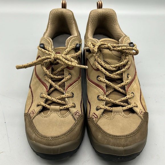 Lowa Tempest Hiking Shoes like new condition - Picture 3 of 8